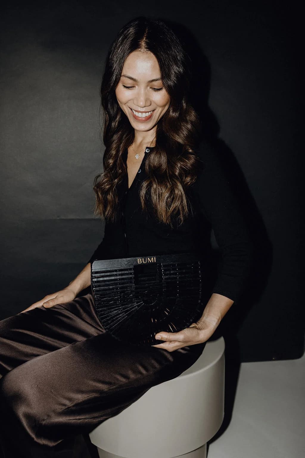 BUMI Bambus-Tasche in Schwarz - elegant und zeitlos