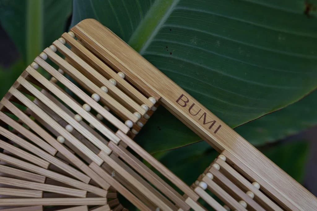 Logo-Gravur Detail - Qualitätskontrolle